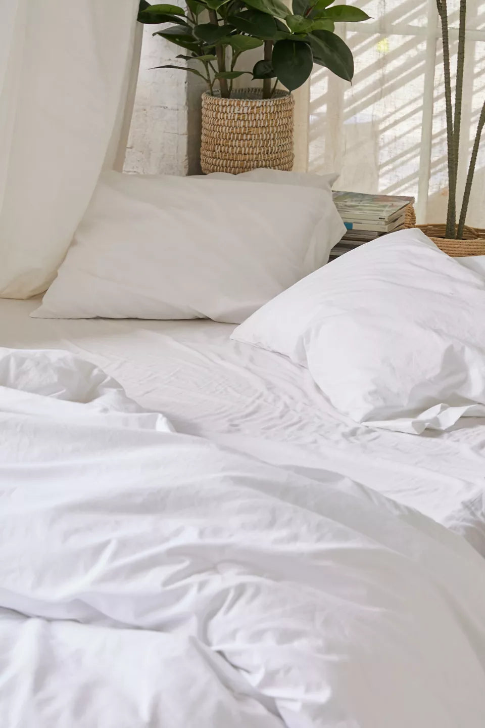 White Dyed Solid Bed Sheet Set