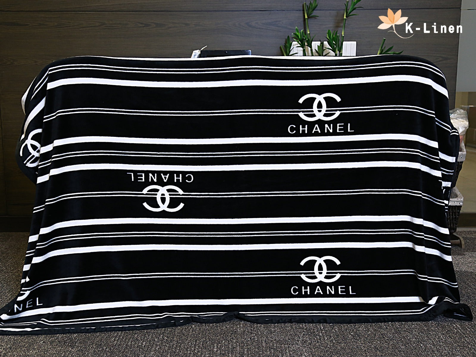 Printed Fleece Blanket - Chanel